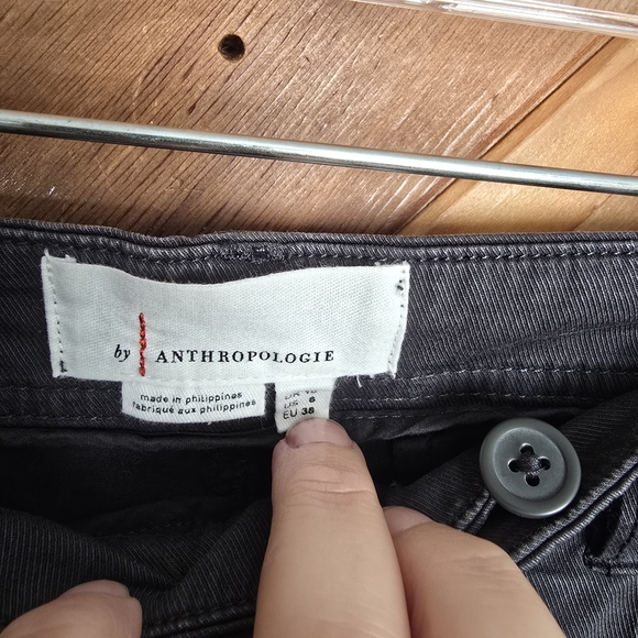 By Anthropologie Charcoal Gray Mid-Rise Pleated Trousers Size 6 - Picture 4 of 6